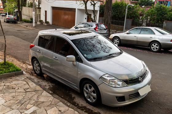 NISSAN TIIDA 1.8 SL 16V FLEX 4P AUTOMÁTICO